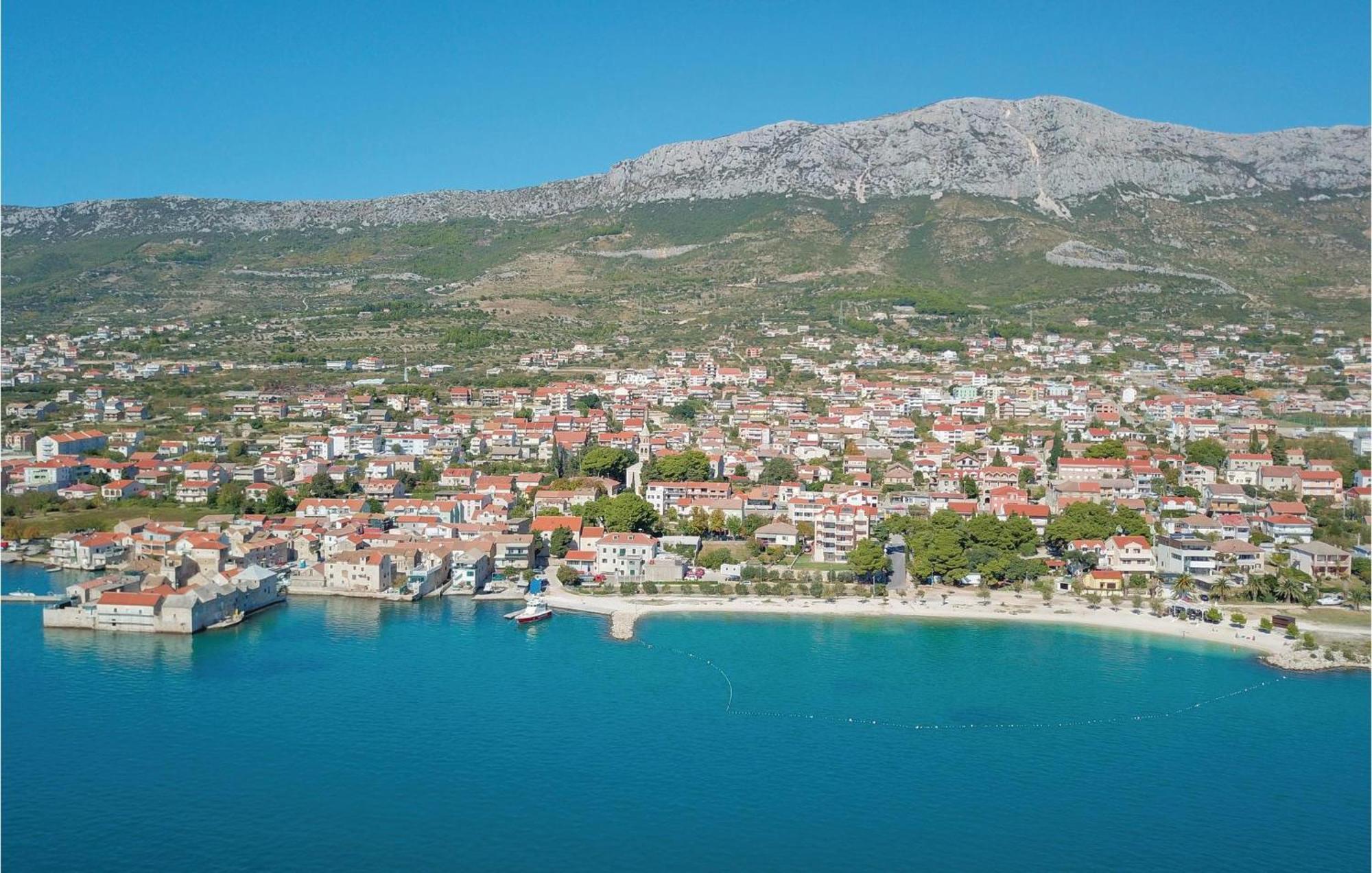 1 Bedroom Stunning Apartment In Kastel Gomilica Kastela Dış mekan fotoğraf